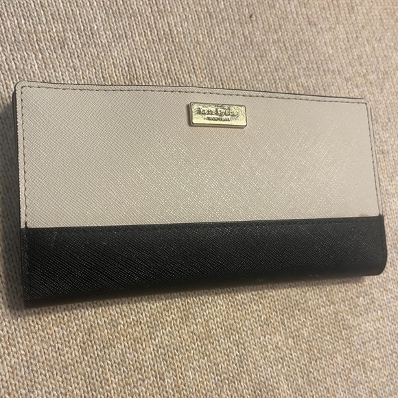 Large Kate Spade wallet Black/ Blush combo. Like New - Picture 2 of 3